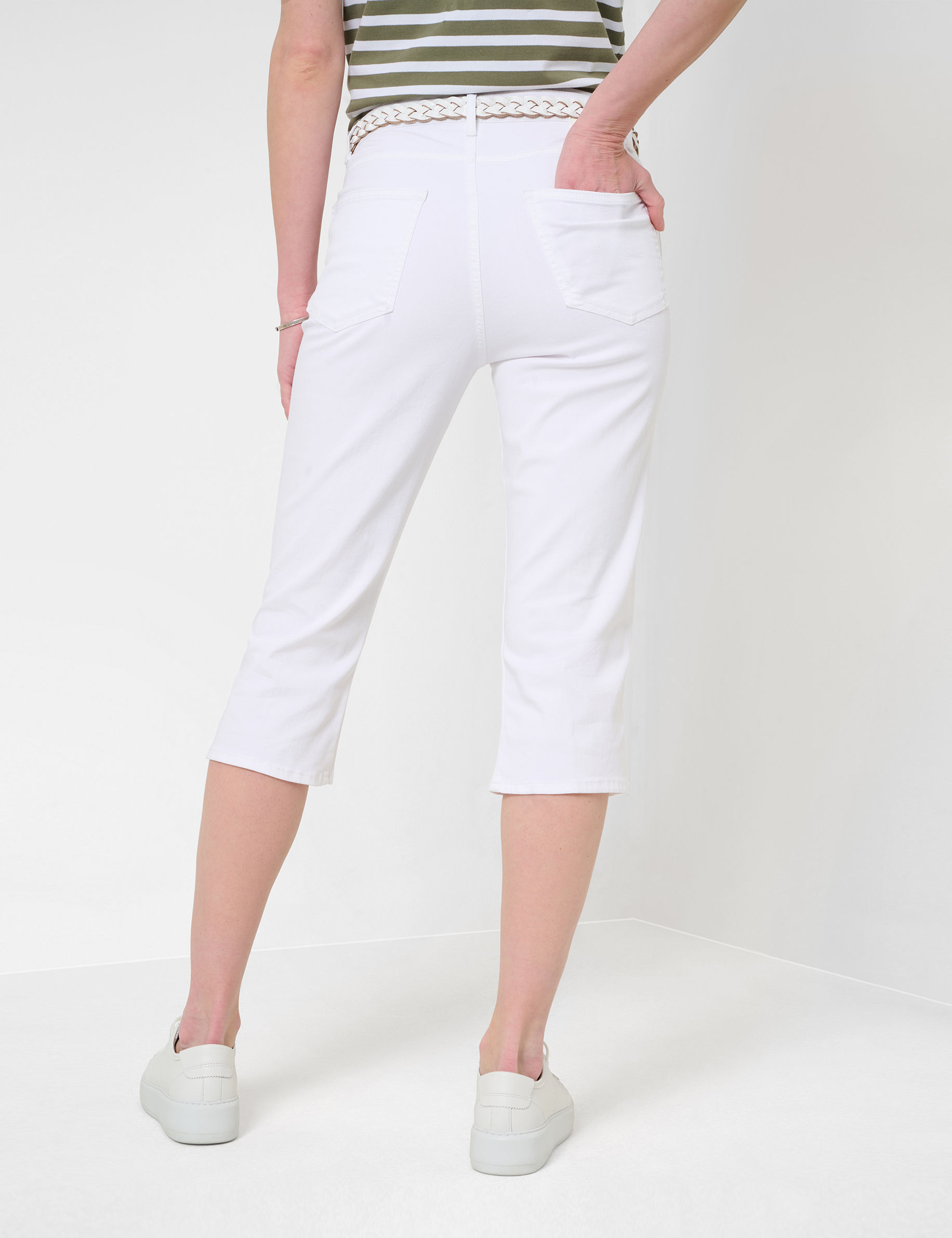 Women Style SHAKIRA C WHITE Slim Fit Model back