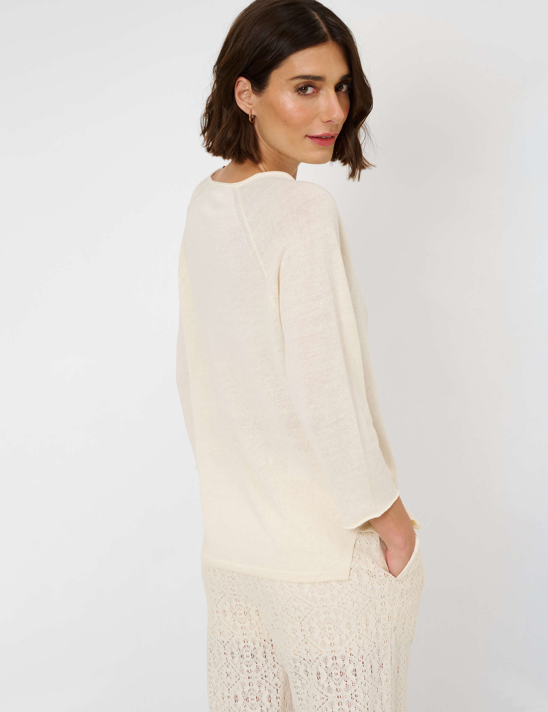 Women Style NALA soft beige  Model back