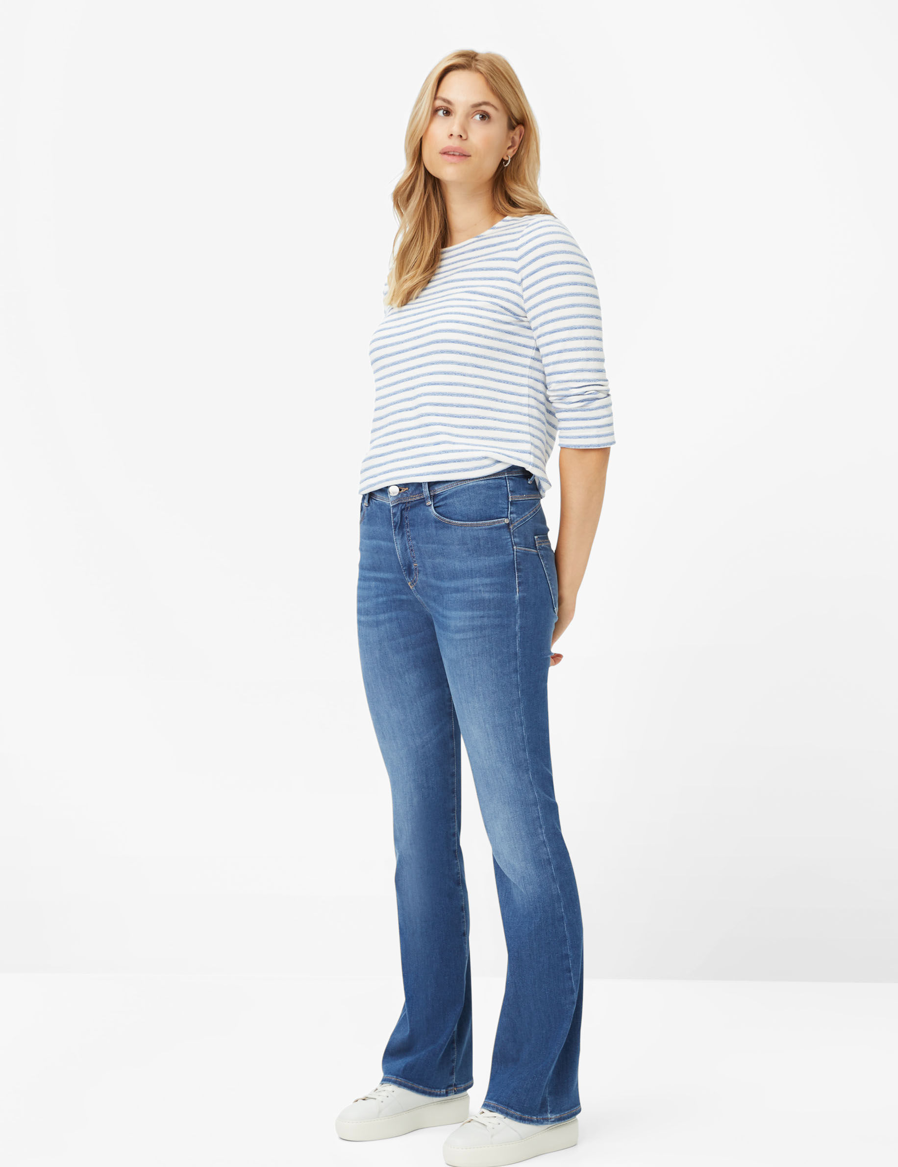 Women Style ANA USED REGULAR BLUE Skinny Fit Model Outfit