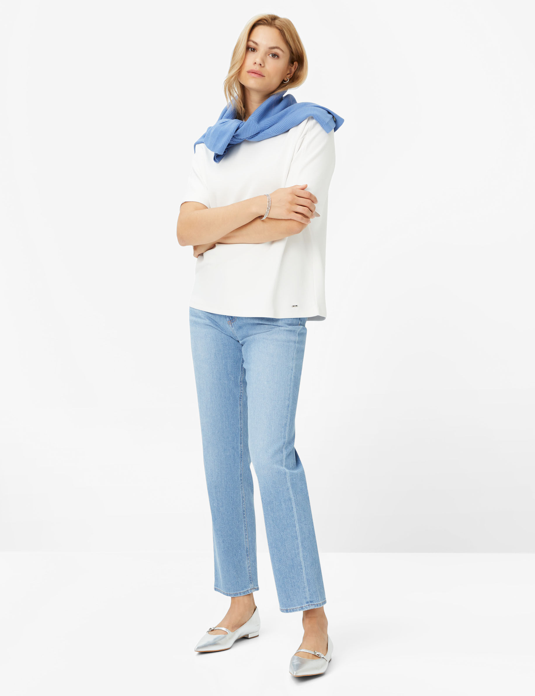 Women Style MADISON USED LIGHT BLUE Straight Fit Model Outfit
