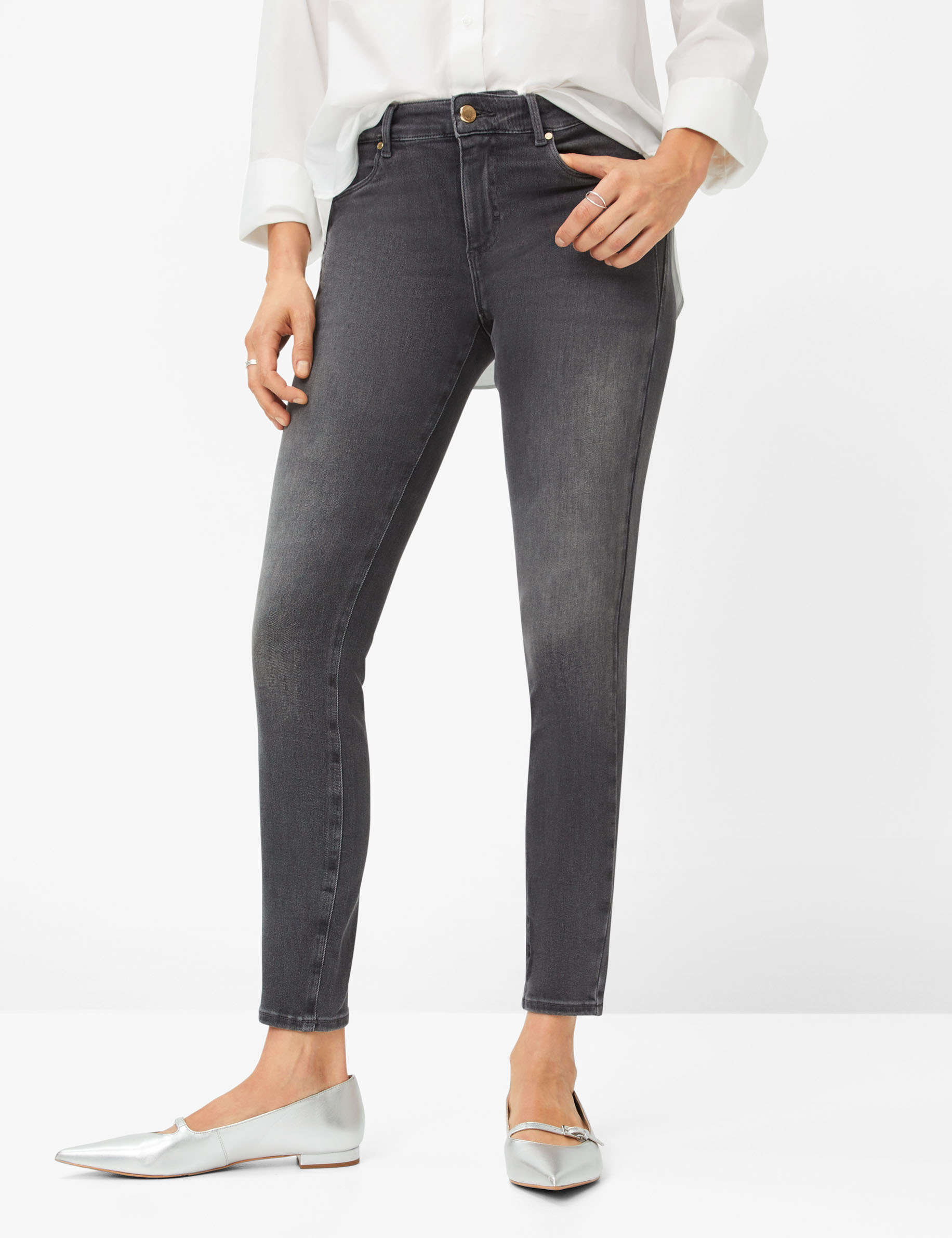 Women Style ANA USED DARK GREY Skinny Fit Model Front