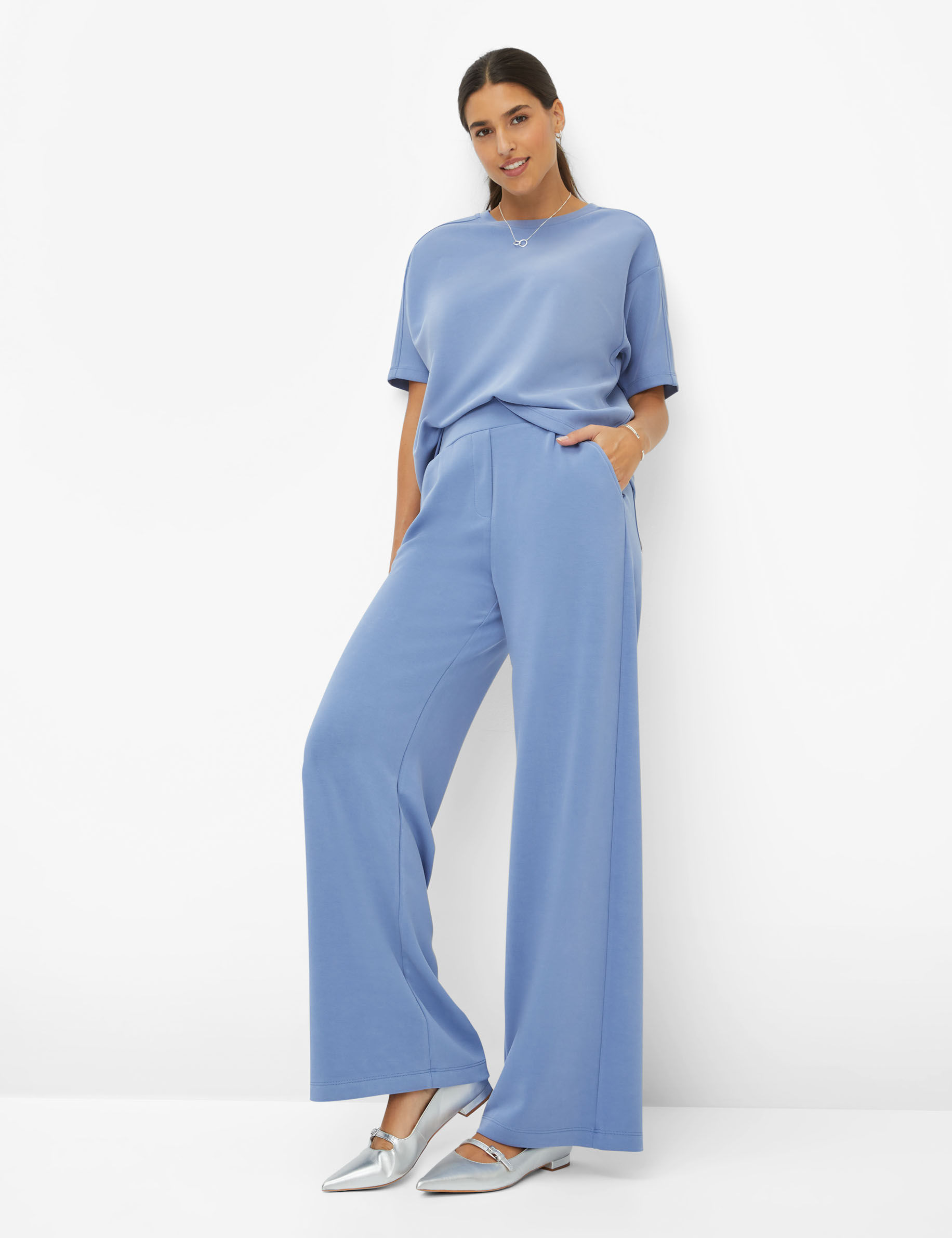 Women Style MAINE blue dusk Wide Leg Model Outfit