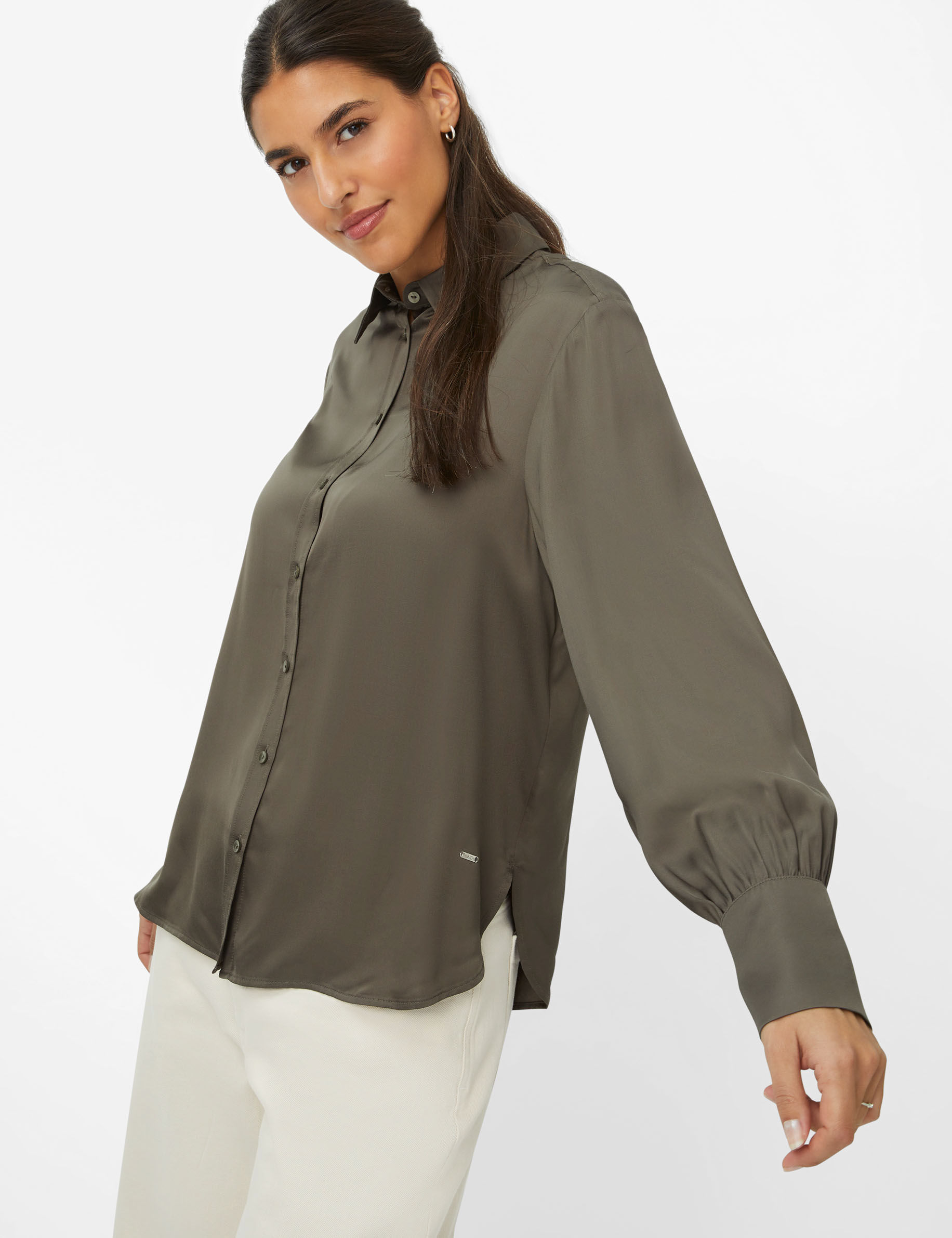 Women Style VIC soft khaki  Model Front