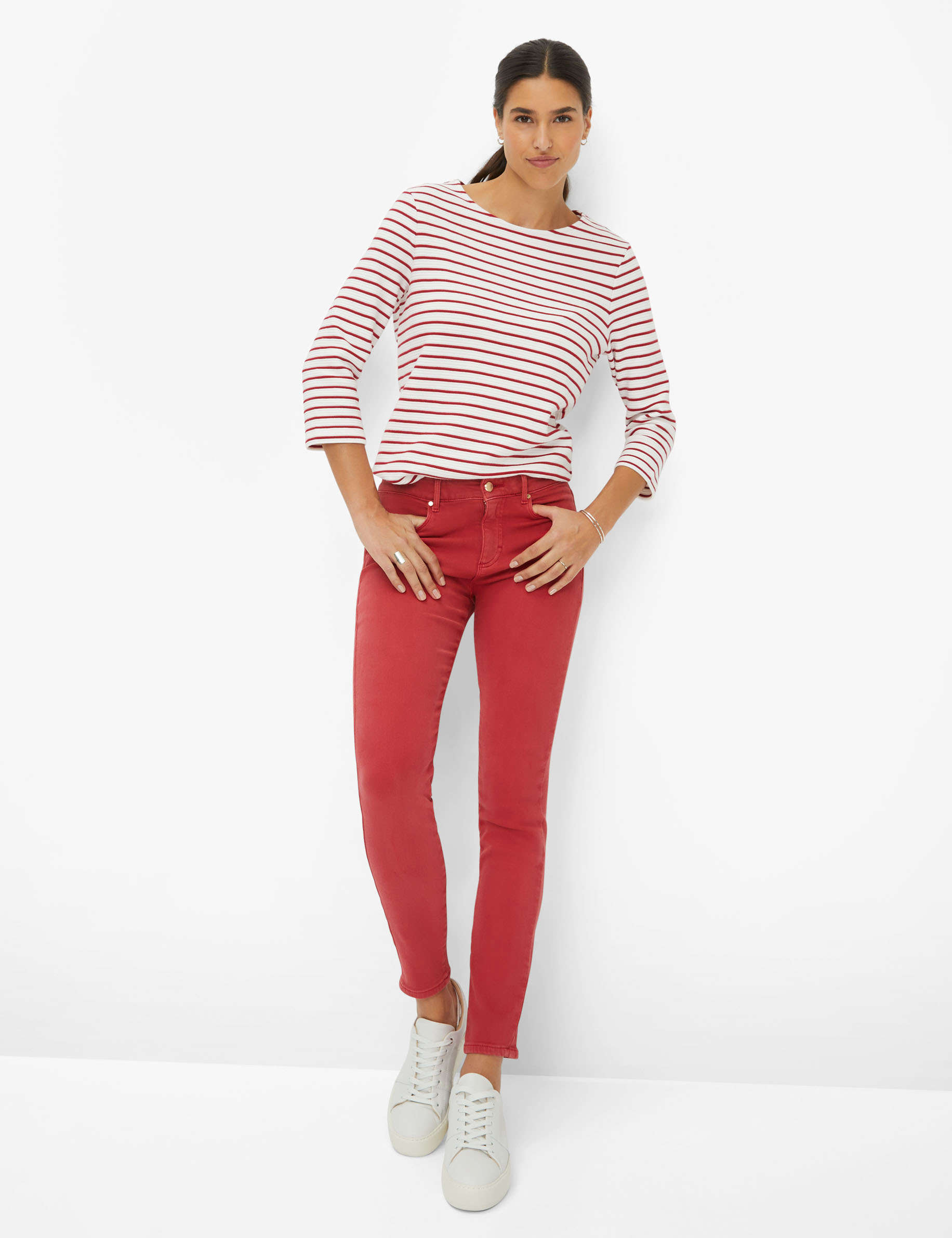 Women Style ANA CARMINE Skinny Fit Model Outfit