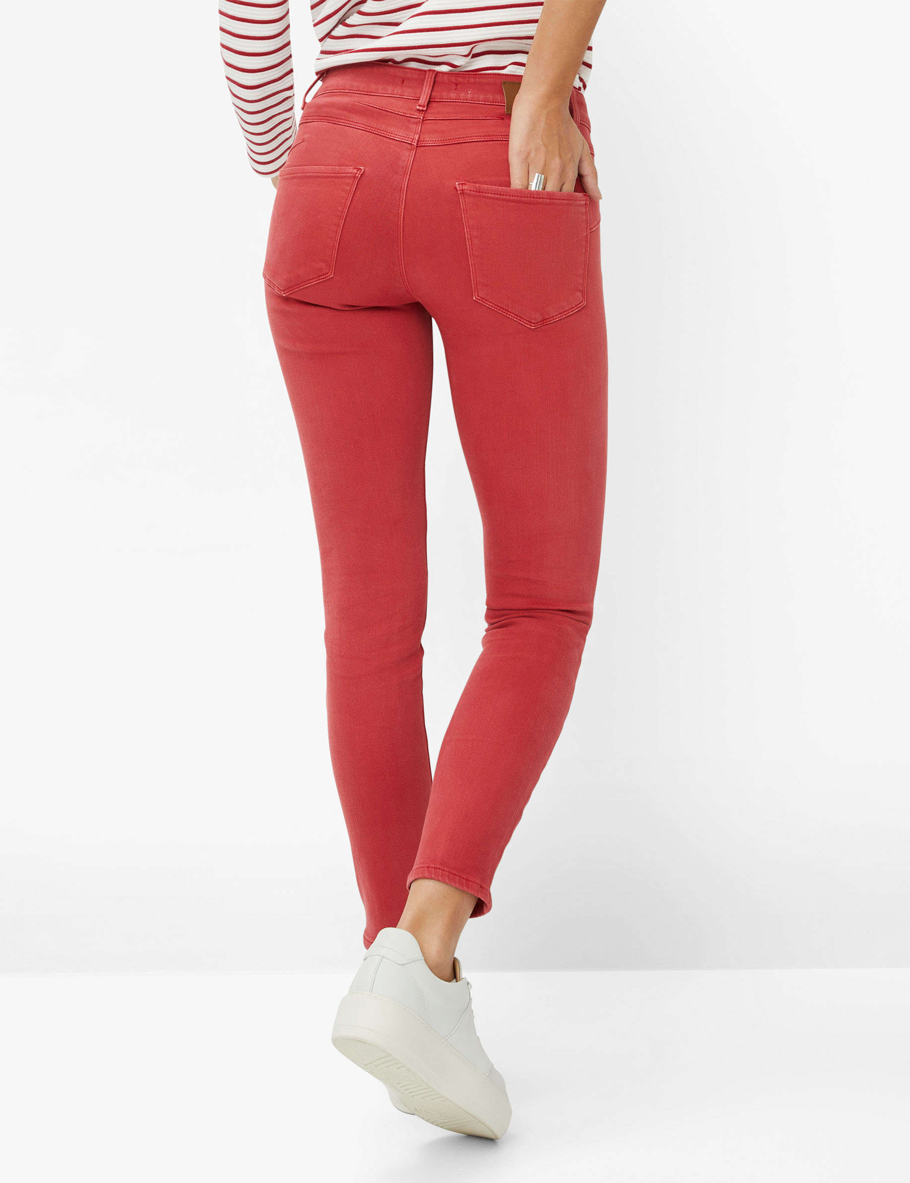 Women Style ANA CARMINE Skinny Fit Model back