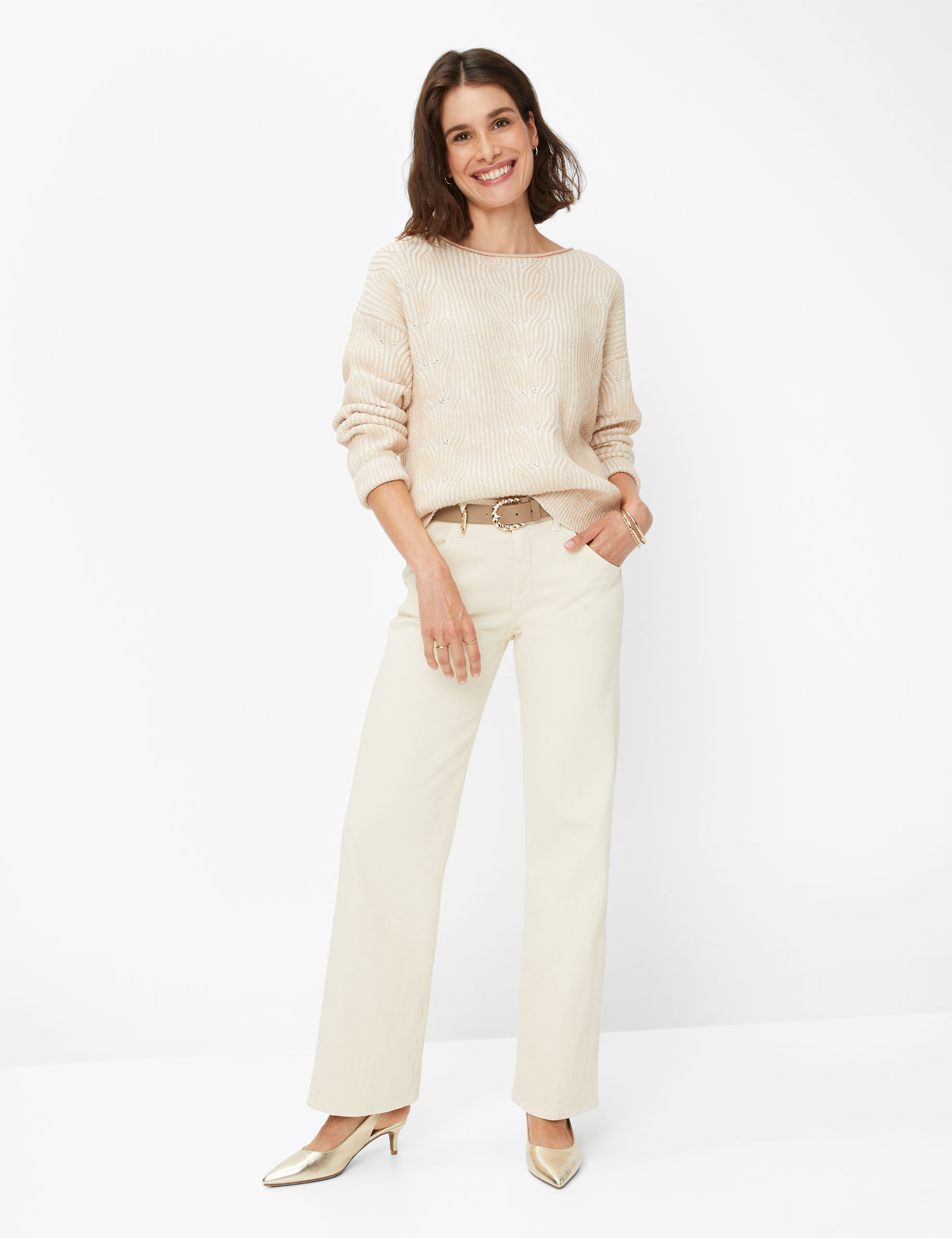 Women Style LESLEY soft beige  Model Outfit