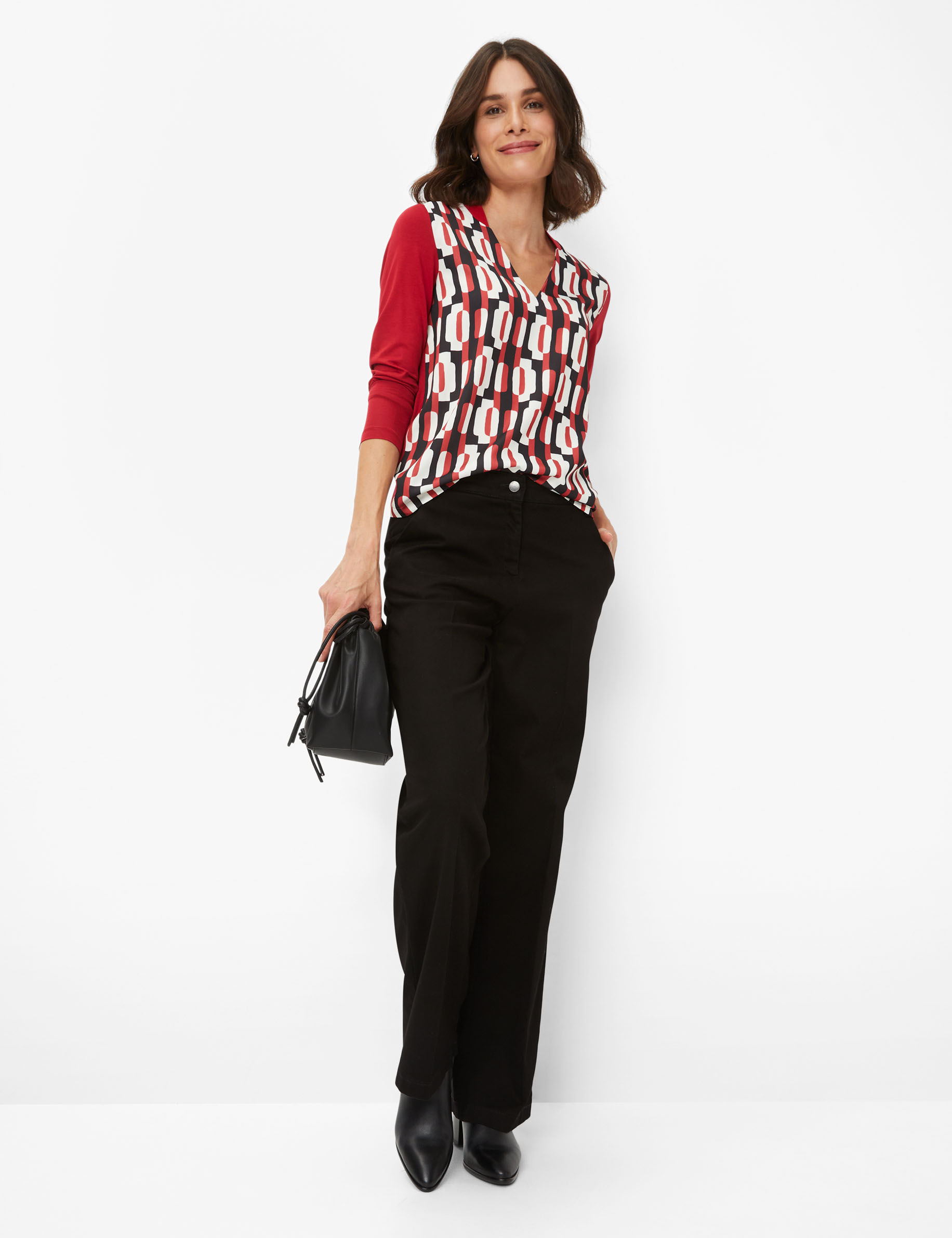 Women Style CLARISSA carmine  Model Outfit