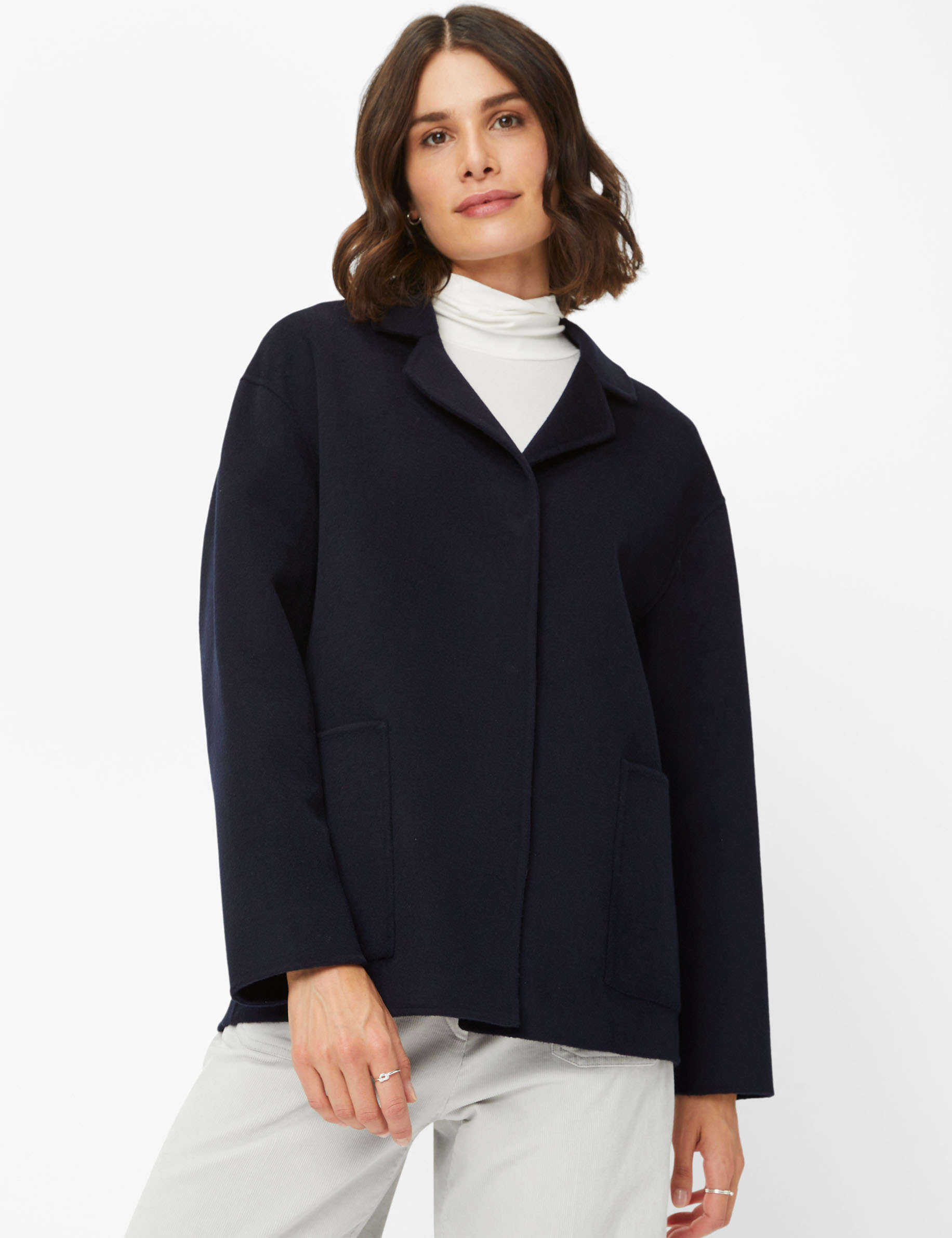 Women Style EATON navy  Model Front