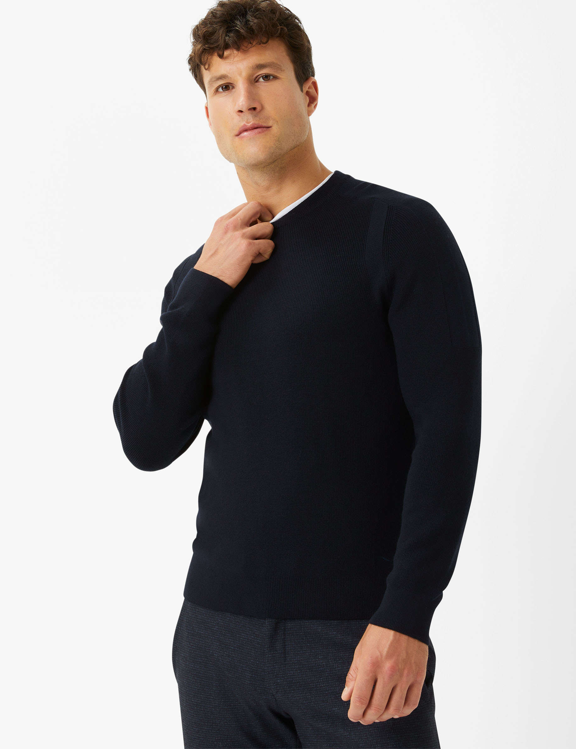 Men Style ROY dark navy  Model Front