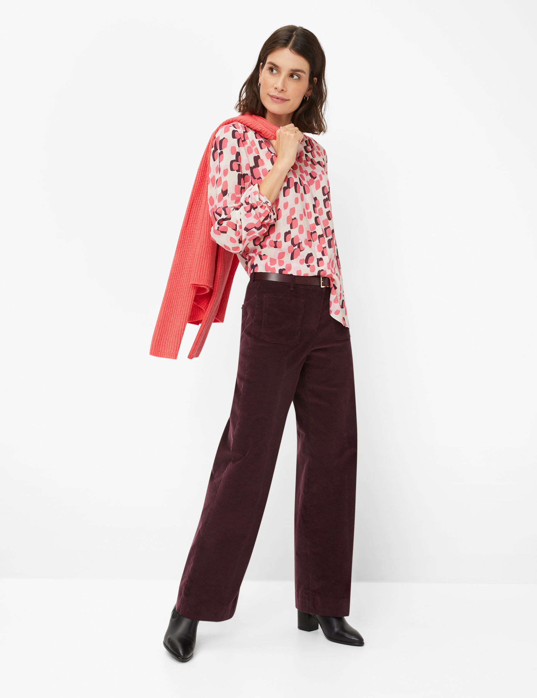 Women Style MAINE BERRY Wide Leg Model Outfit