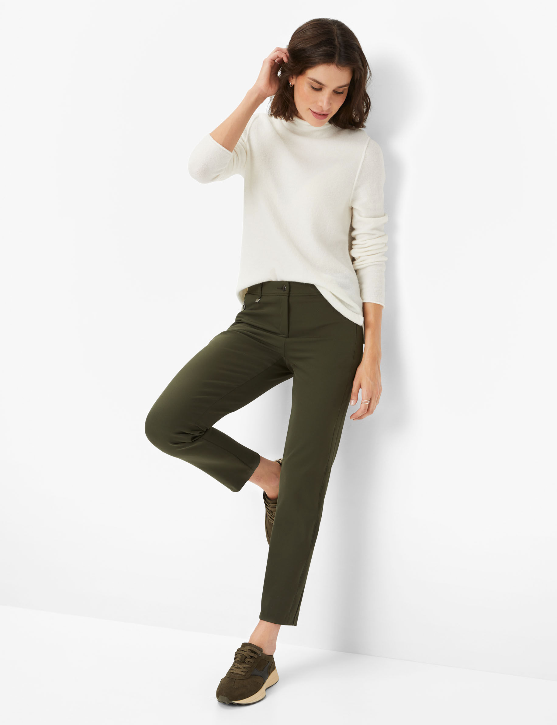 Women Style MARON S DARK KHAKI Regular Fit Model Outfit