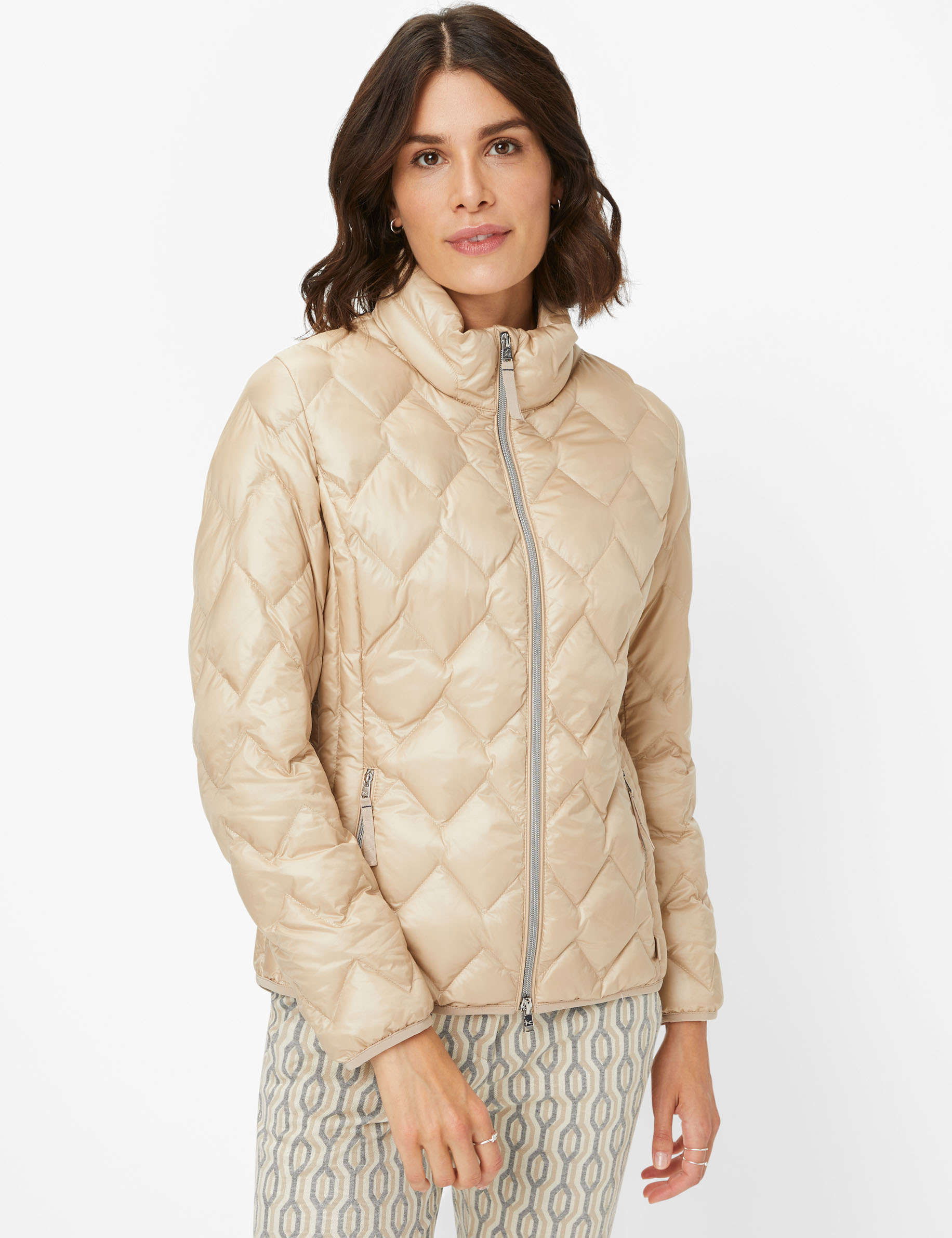 Women Style BERN soft beige  Model Front