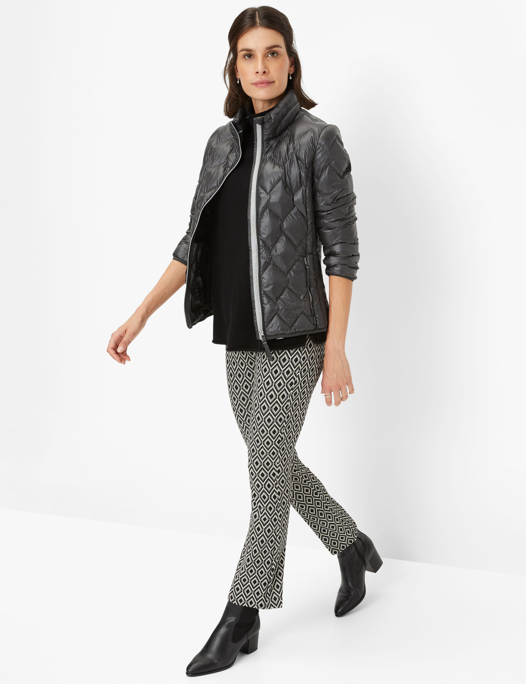 Women Style BERN basalt  Model Outfit