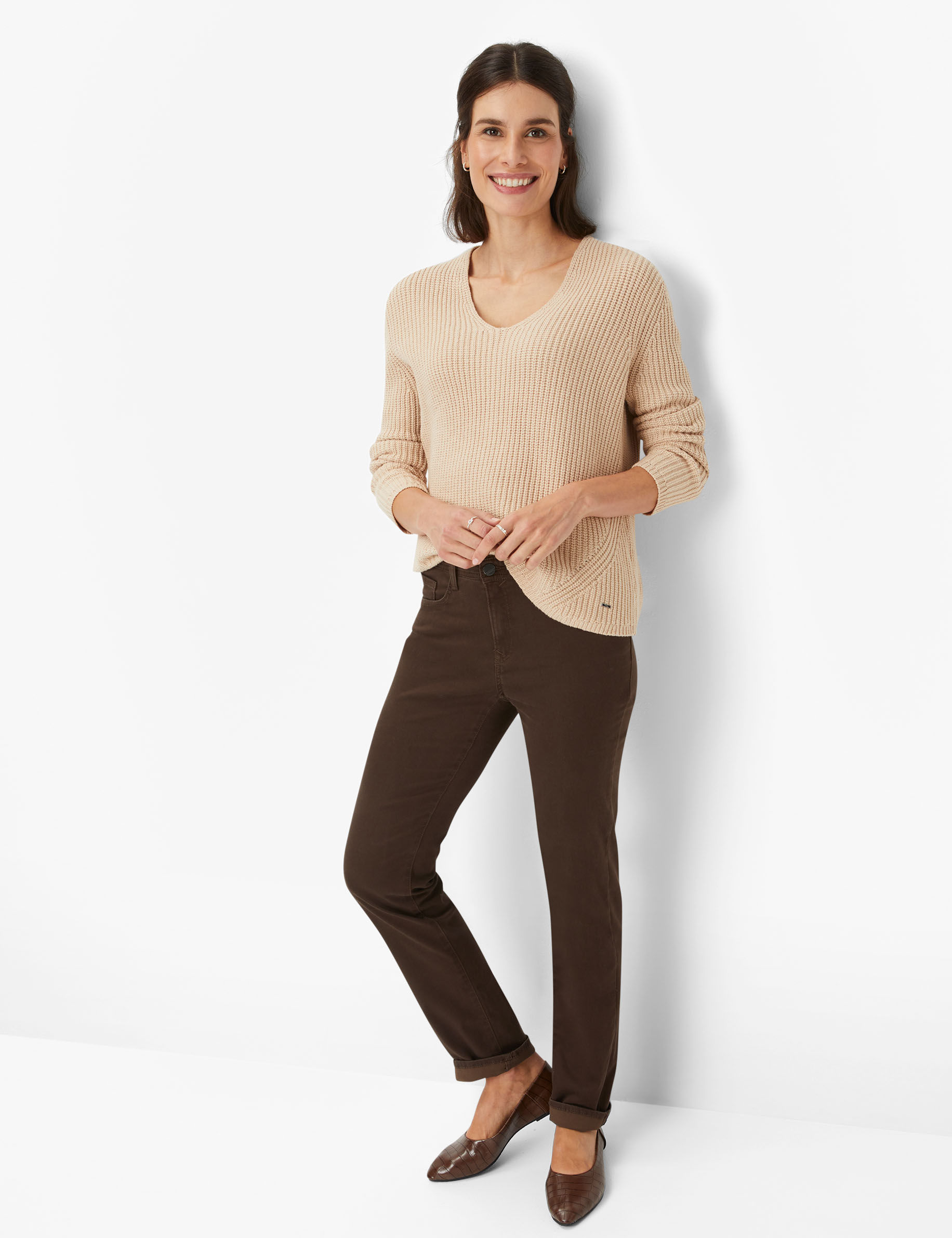 Women Style MARY BROWN Regular Fit Model Outfit